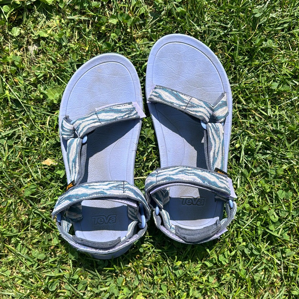 Big Kids Size 5 Teva Sandals Periwinkle Blue
